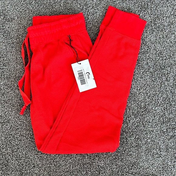 Red Zyia joggers - Picture 1 of 3